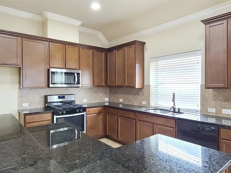 12903 Mason Terrace Ln — Photo 14