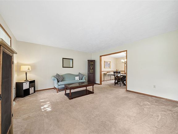 2nd image of 3239 Ridgeway Rd