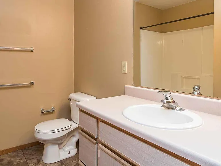 WestPointe Townhomes — Photo 11