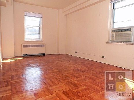 4th image of 530 Grand St APT D10e