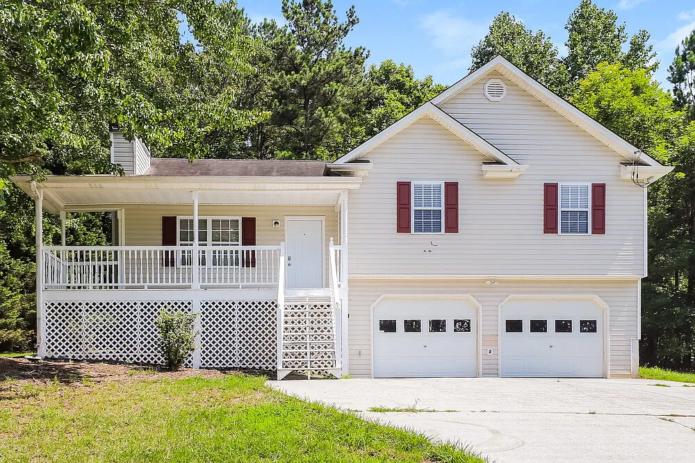 3 bed, 2.0 bath, 1282 sqft, $1,695 — Photo 1