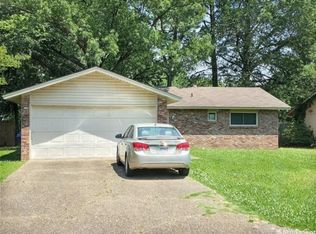 302 Club Ln, Conway, AR 72034