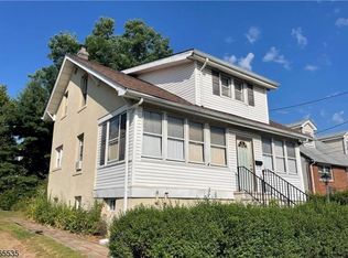 307 E Smith St, Woodbridge, NJ 07095