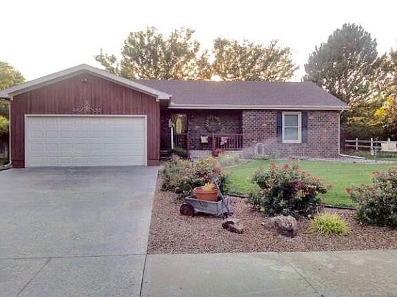 2nd image of 3505 Lincoln Dr