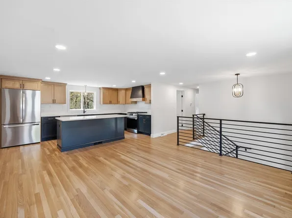 44 Wildbrook Rd, Billerica, MA 01821