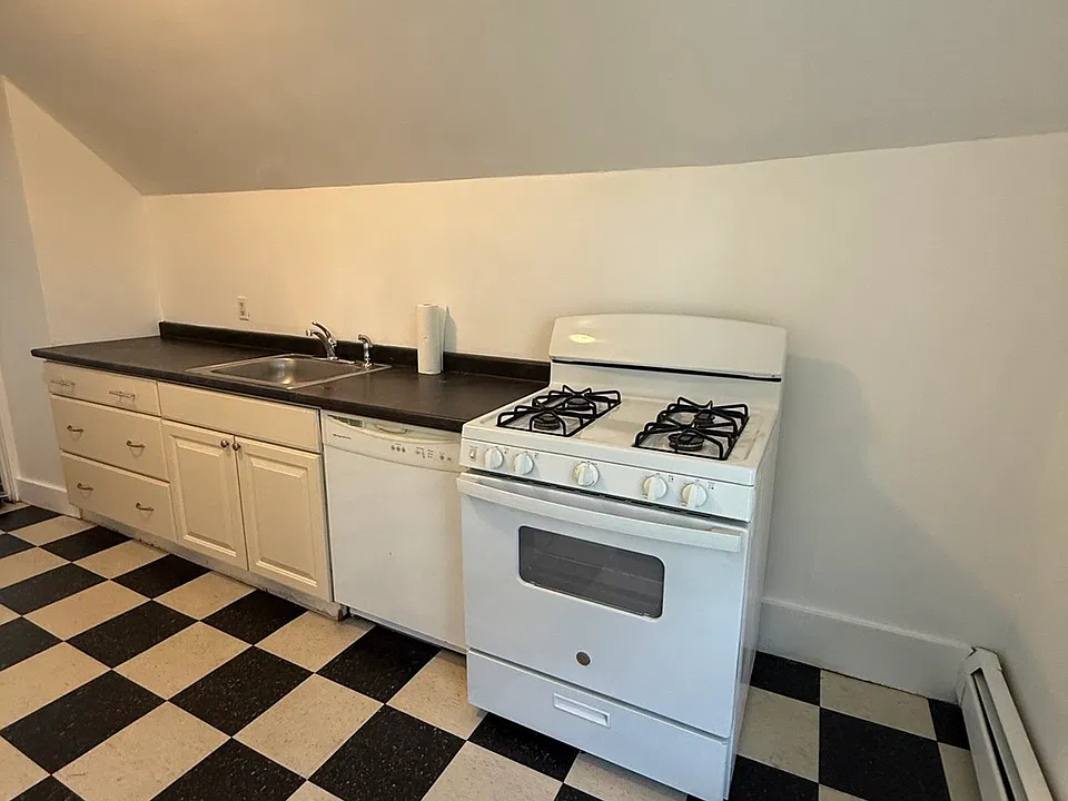 63 Stewart St #6
