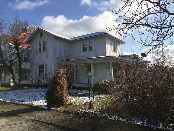 4th image of 128 Winchester St