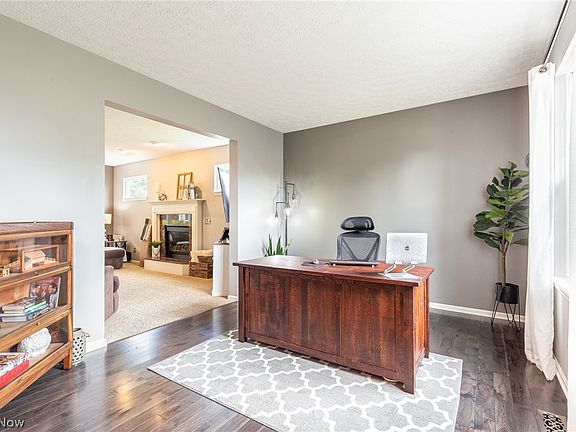 3rd image of 20476 Beechwood Ln