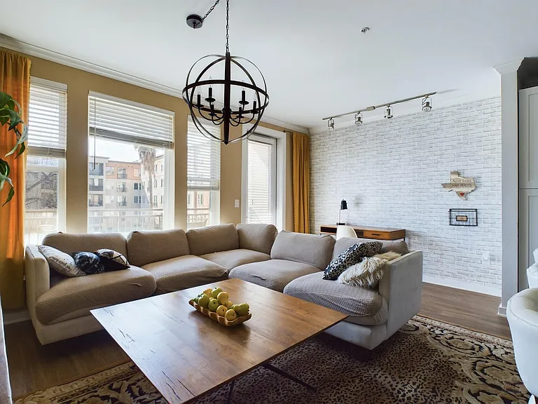 1900 Barton Springs Rd #3040 — Photo 13