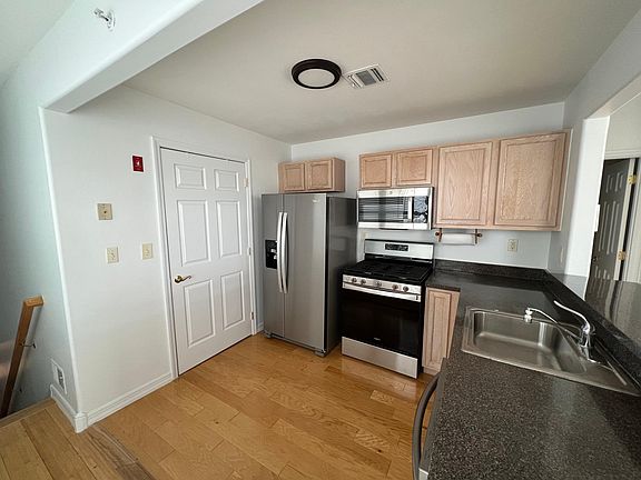 5th image of 7311 Arverne Mews Dr #2