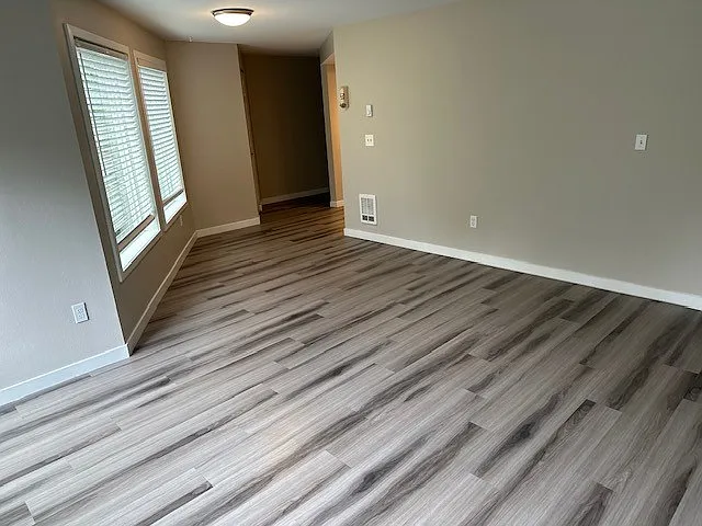 2 bed, 1100 sqft, $2,495 — Photo 3