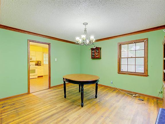 5th image of 3243 Oak Cv