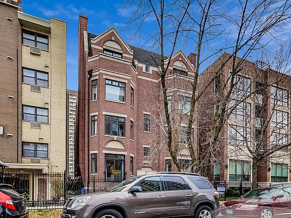 2nd image of 6161 N Kenmore Ave APT 4N