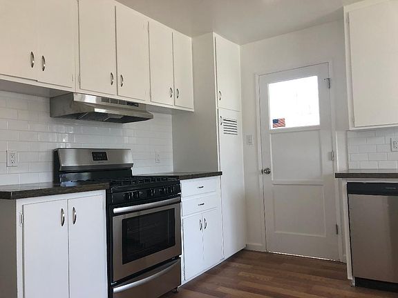 kitchen, eat in, brand new with new appliances