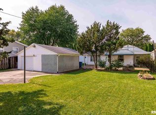 3211 4th St, Moline, IL 61265