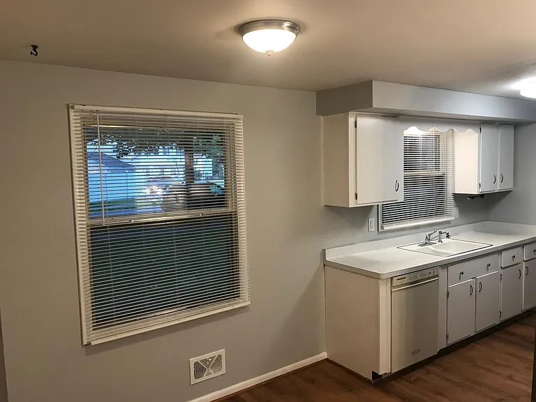 345 Russell Ave — Photo 6