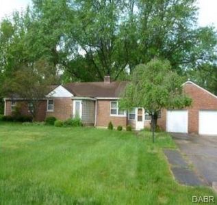 8009 Volk Dr, Dayton, OH, 45415