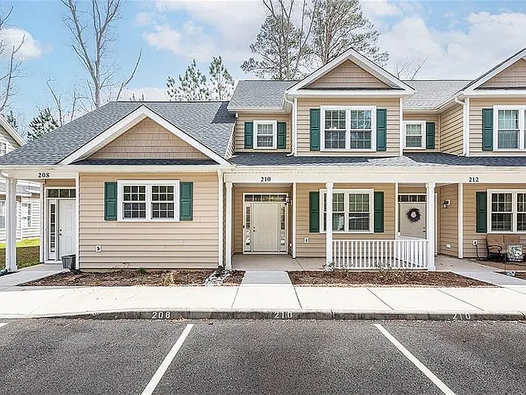 1st image of 210 Patriots Village Ct