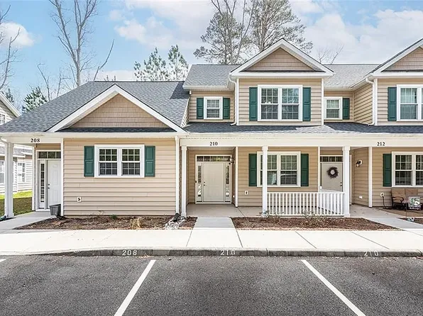 210 Patriots Village Ct, West Point, VA 23181