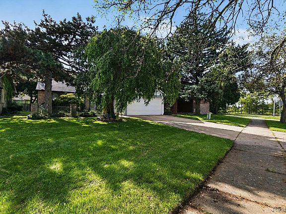 2nd image of 1608 Broad Ct