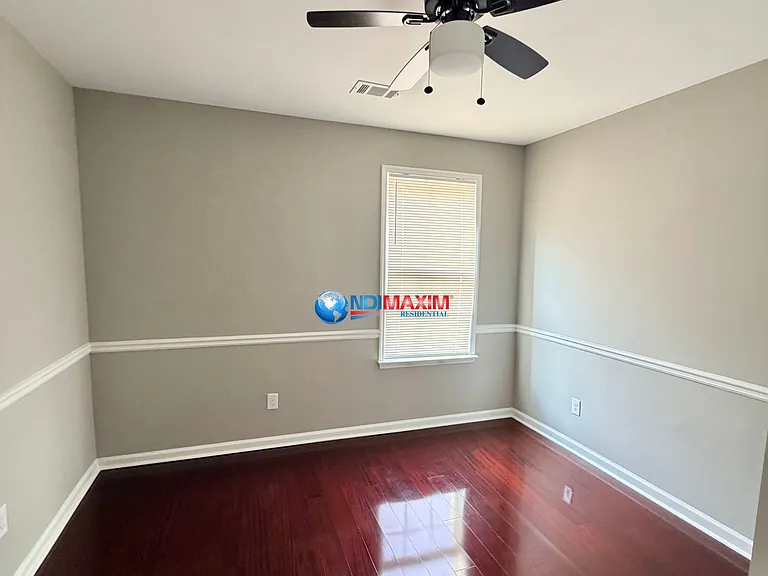 147 N Main St #B — Photo 6