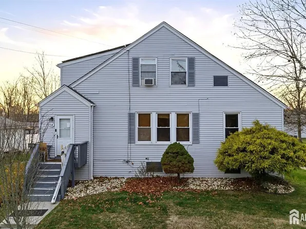 58 Brotherhood St, Piscataway, NJ 08854