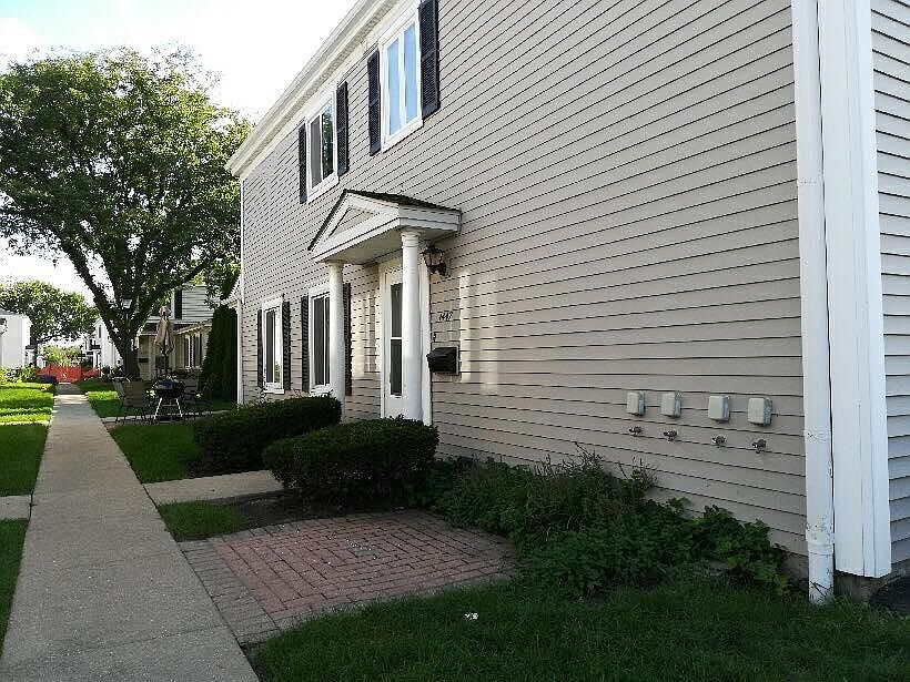 1st image of 1447 Cove Dr