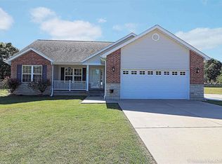 208 Hawthorne Dr, Farmington, MO 63640