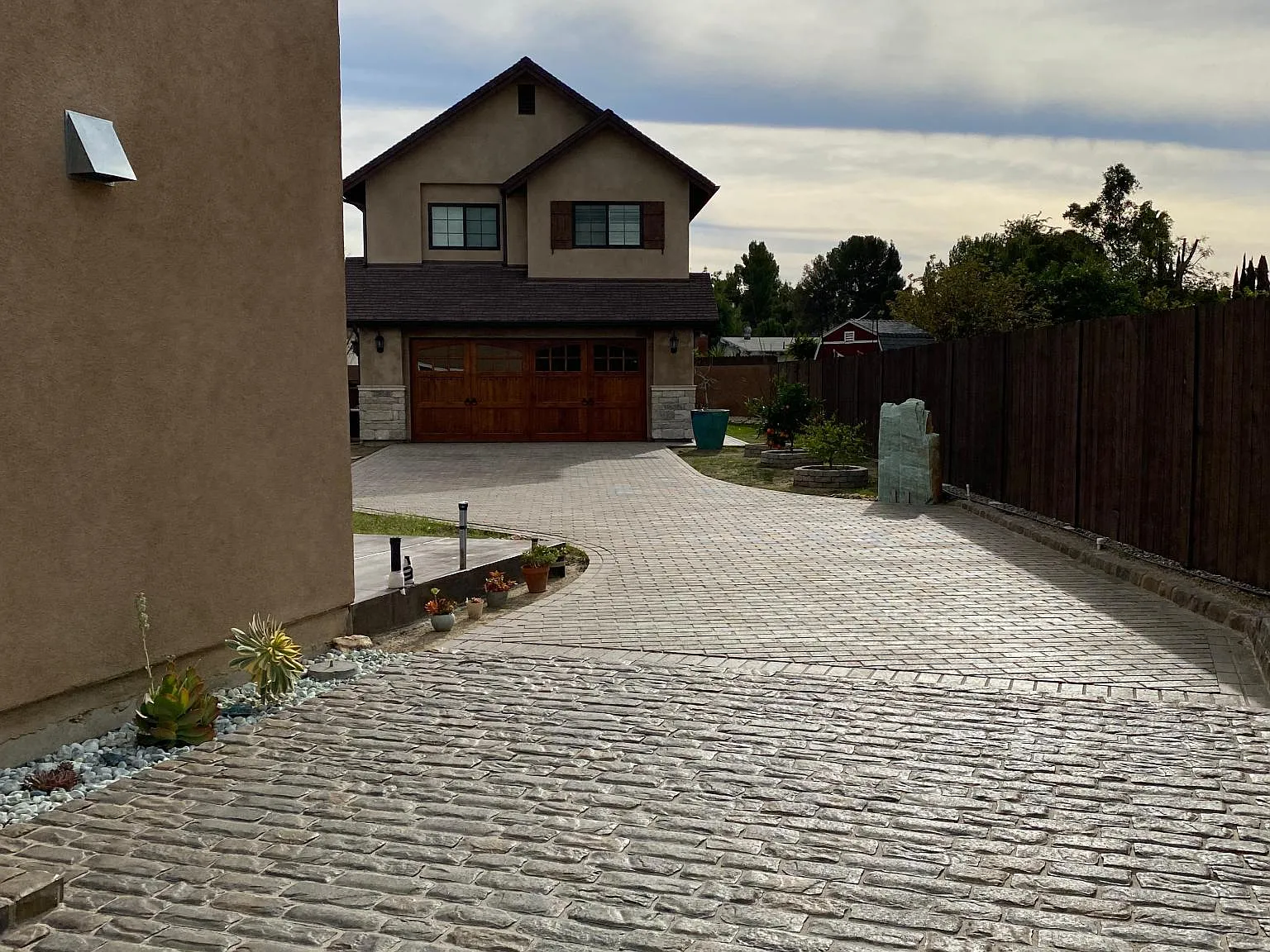3037 Heather Dr — Photo 2