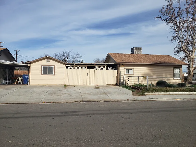 701 Lilac St #1/2 — Photo 1