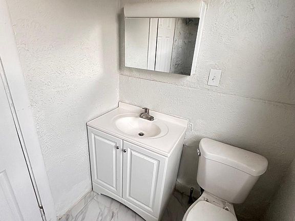 3rd image of 4950 Walnut St APT 2