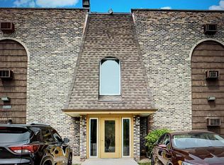 18340 Glen Oak Ave APT 3H, Lansing, IL 60438