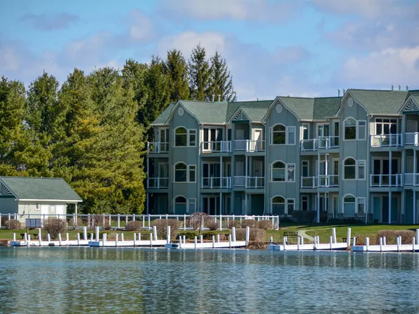 110 Ames St Unit 13, Elk Rapids, MI 49629