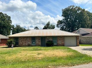 7650 Lynda Lee Dr, Denham Springs, LA 70706