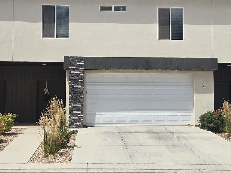 2875 Cody Dr #4 — Photo 1