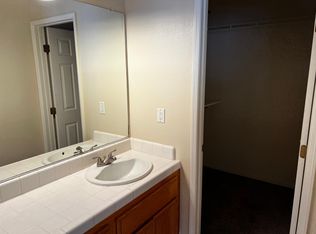 2135 N Duke Ct, Visalia, CA 93291