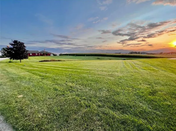 237 S Robert St, Mabel, MN 55954