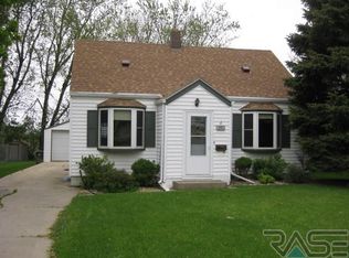 310 8th Ave SW, Pipestone, MN 56164