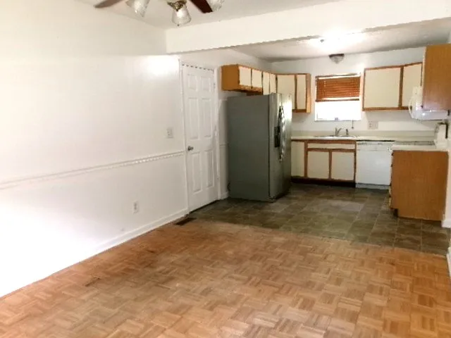 202 Crestway Dr — Photo 4