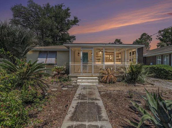 1416 Edge Dr., North Myrtle Beach, SC 29582