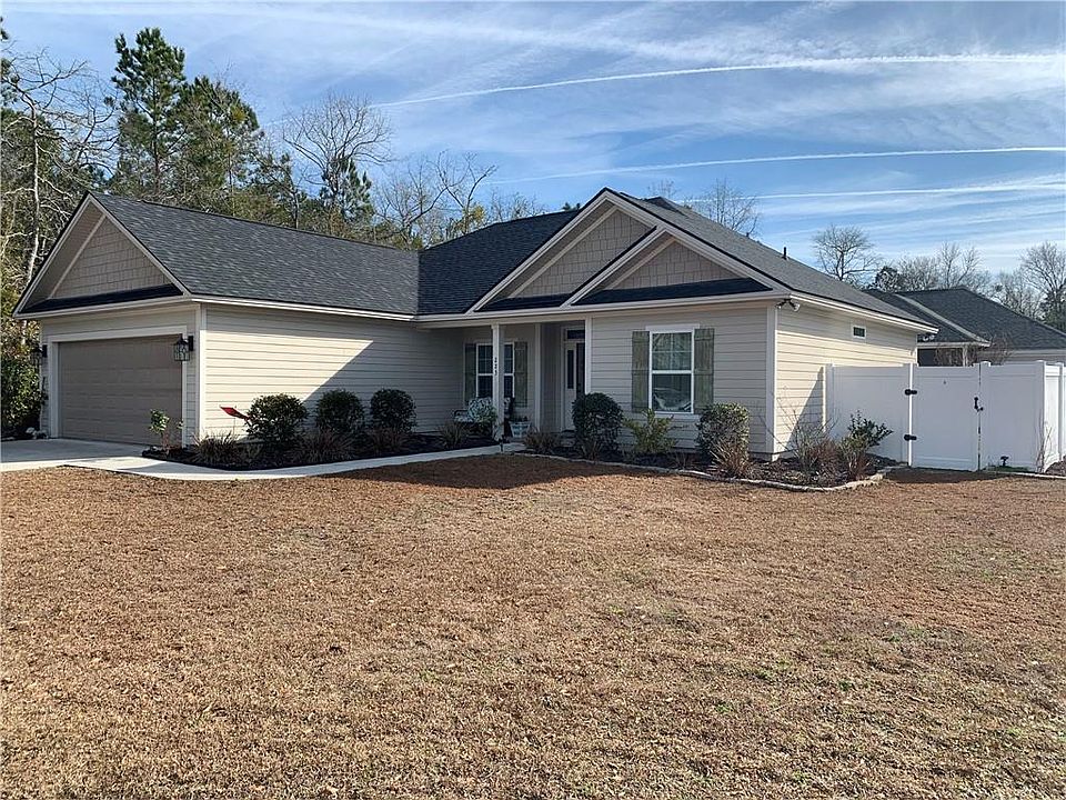 1st image of 223 Majestic Oaks Dr
