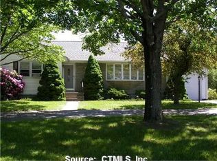 48 Filley St, Bloomfield, CT 06002