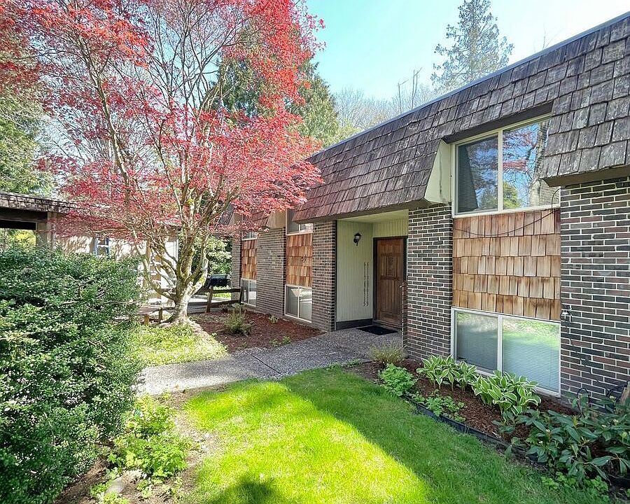 1st image of 6115 NE 194th Pl
