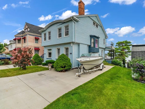 2648 Military St, Port Huron, MI 48060