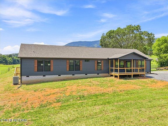3rd image of 1066 English Mountain Rd
