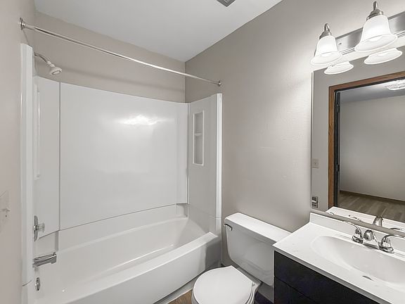 3rd image of 523 N 7th St APT 8