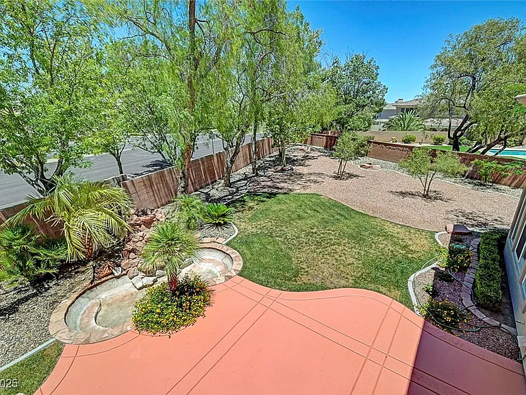 229 N Buteo Woods Ln — Photo 63