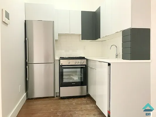 Rented by EXR | media 28