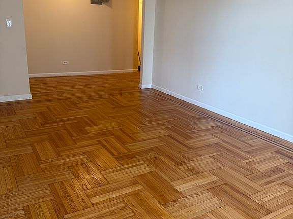 3rd image of 120 Kenilworth Pl APT 4