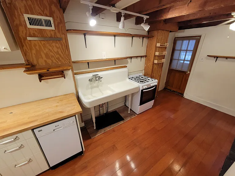 525 S Leithgow St #ROW HOUSE — Photo 3